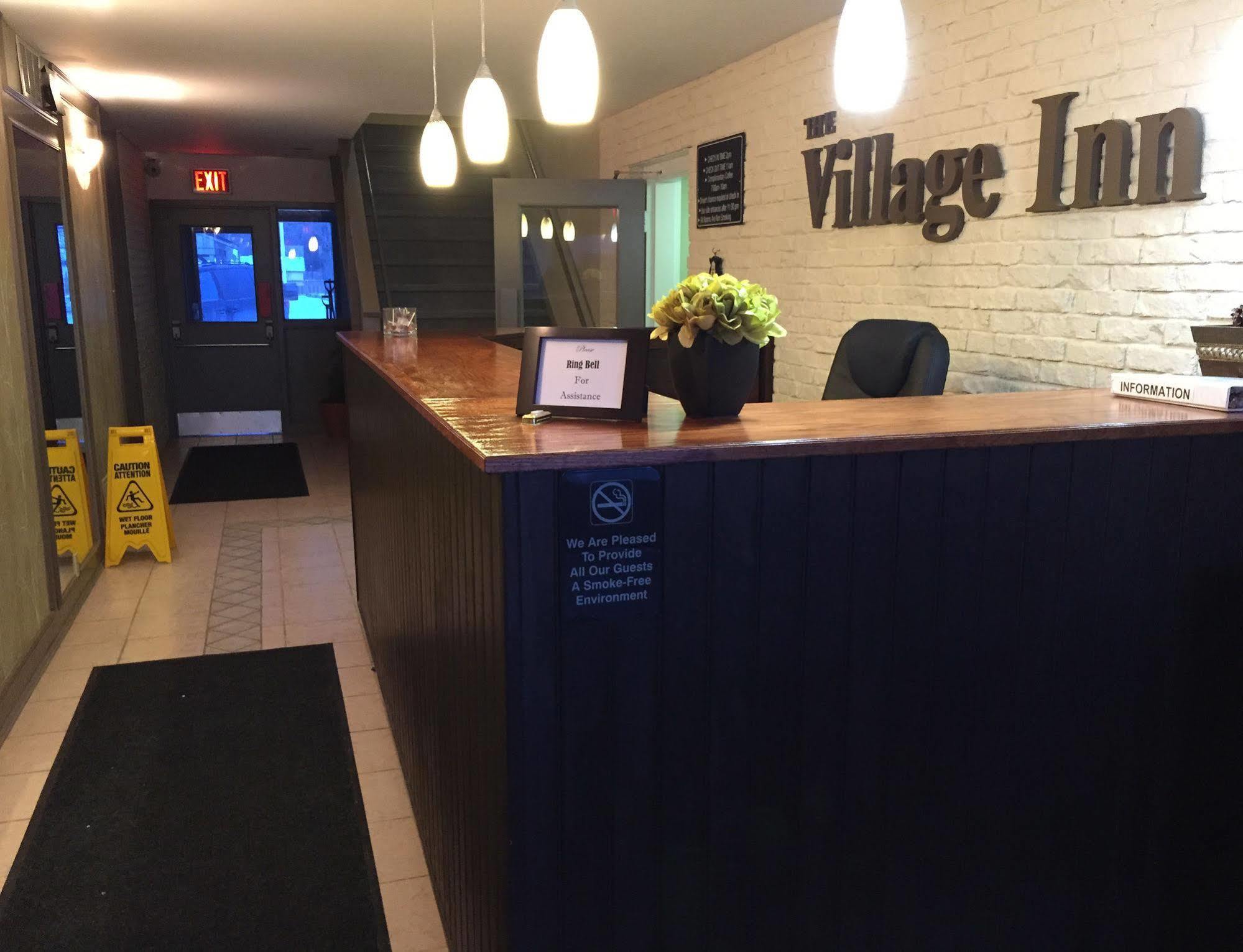 The Village Inn Элора Экстерьер фото